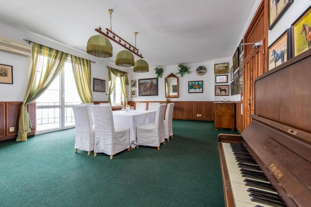 Hotel Kastiel Agatka Chorvatsky Grob Exterior foto