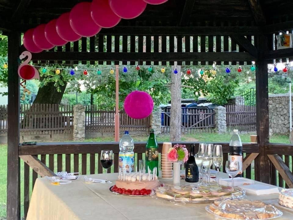 Hotel Kastiel Agatka Chorvatsky Grob Exterior foto
